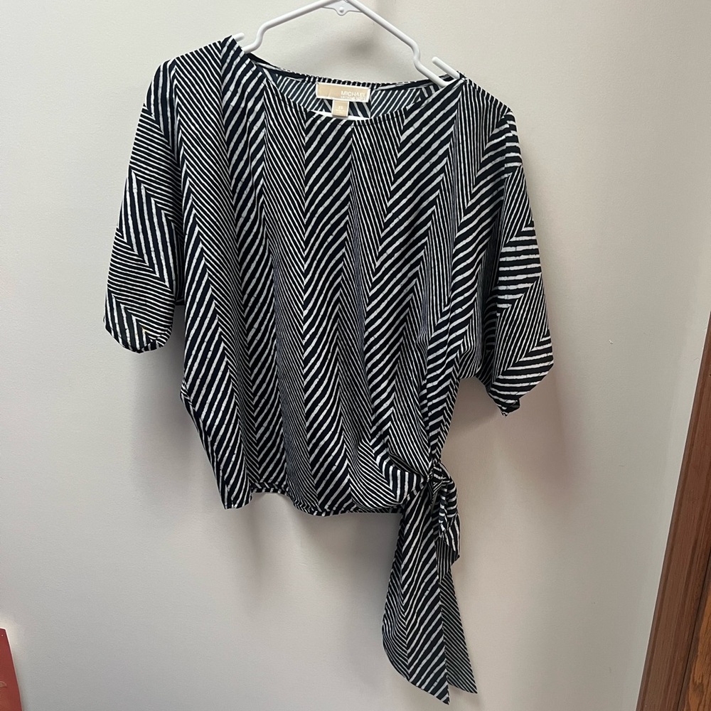 Michael Michael Kors Navy Blue & White Chevron Stripe Side Tie Blouse Size XS